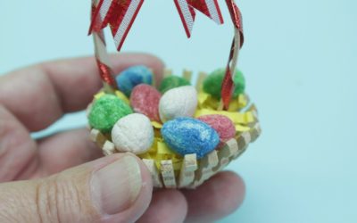 Как Сделать Своими Руками Миниатюрную Поделку Пасхальная Корзинка из Прищепок — Просто!