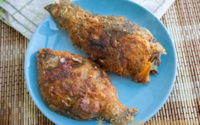 Как пожарить рыбу целиком на сковороде с хрустящей корочкой