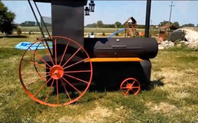 Гриль и коптильня в виде локомотива