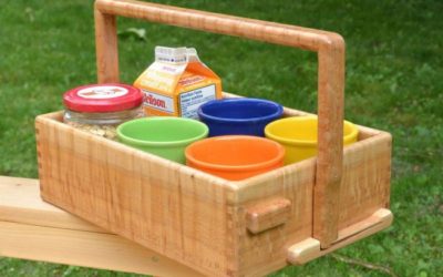 Лоток с откидной фиксирующейся ручкой для переноски рамекинов