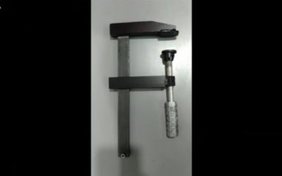 Мощный самодельный зажим с ручкой под затяжку ключом