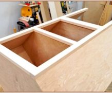 Самодельная рамка для шкафа в мастерской